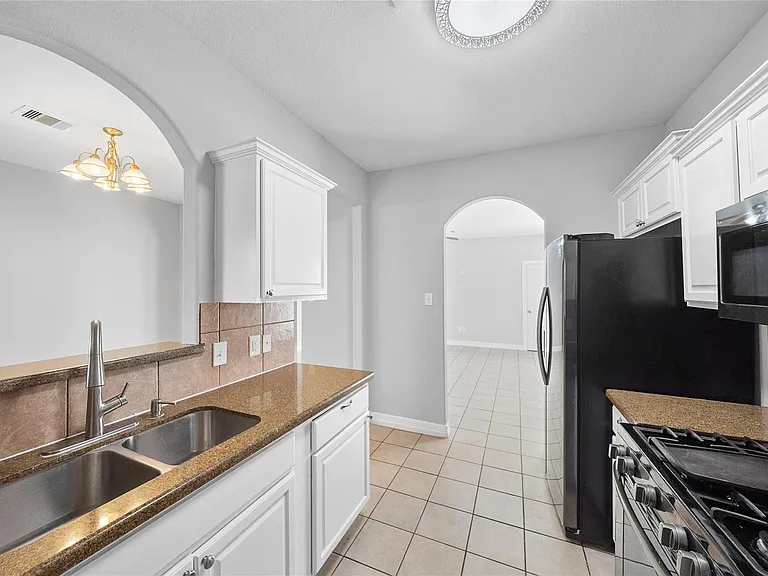 3002 Paige St — Photo 7