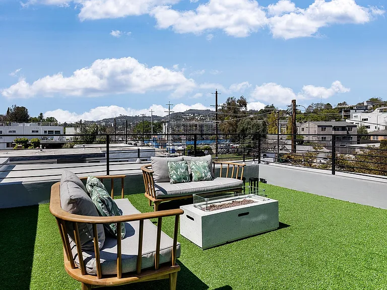 Brand New Luxury 2026 Construction Homes In Silverlake! — Photo 5
