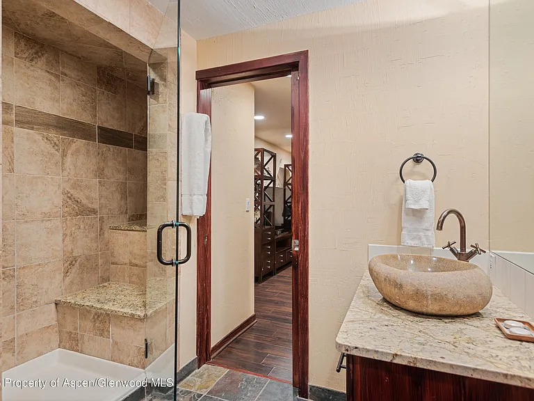 650 S Monarch St #4 — Photo 35