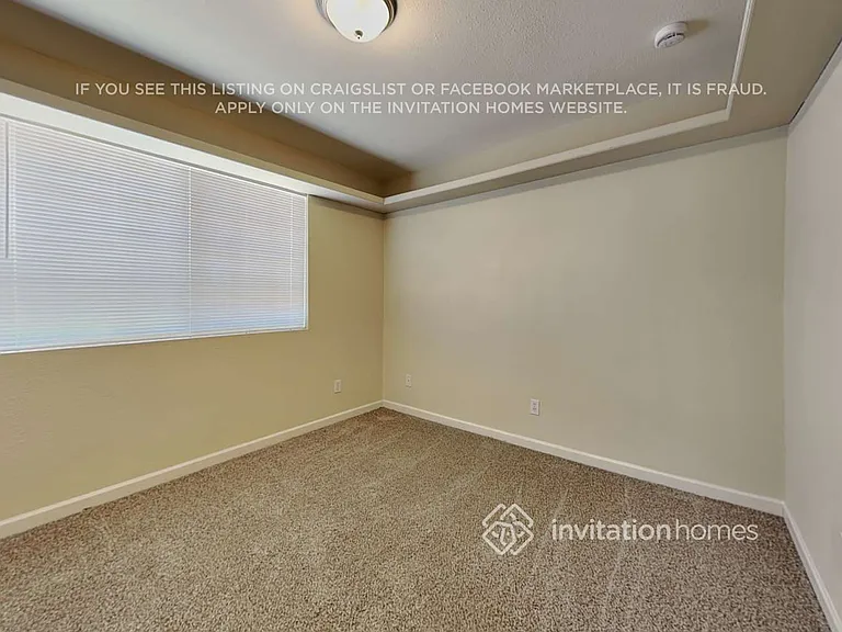 2421 E Sylvia St — Photo 12
