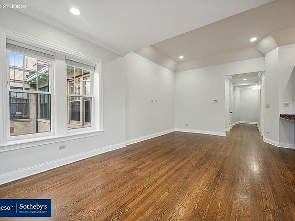 4th image of 1424 W Lunt Ave #33-J