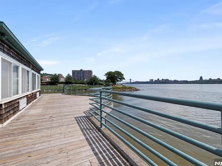 200 Grand Cove Way #2D — Photo 16