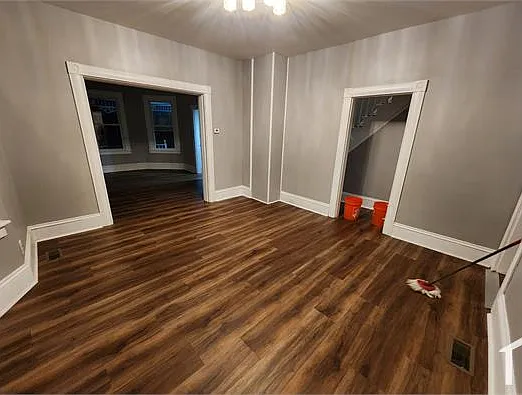208 Broad St — Photo 17