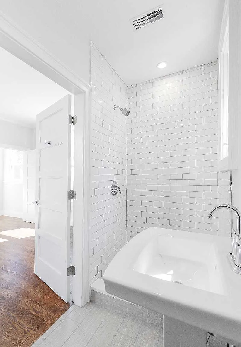 4 bed, 4.5 bath, $6,800 — Photo 1