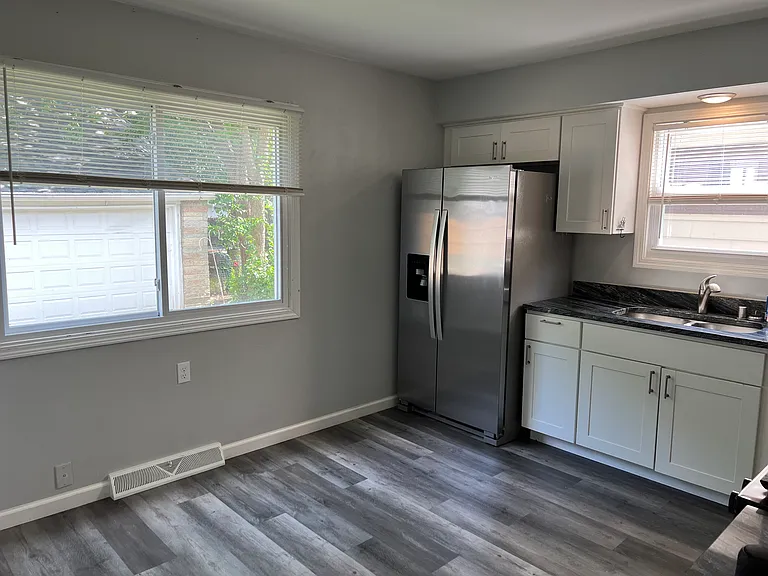 2766 N Carlton Pl — Photo 4