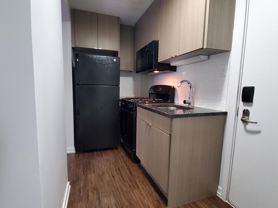 1st image of 5409 N Winthrop Ave #309