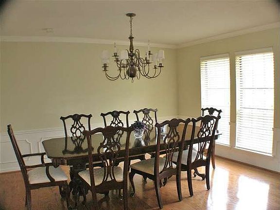 5th image of 2101 Woodmont Dr