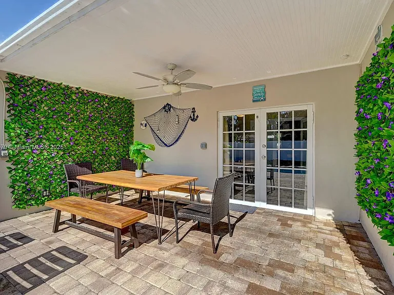 1228 Johnson St — Photo 29