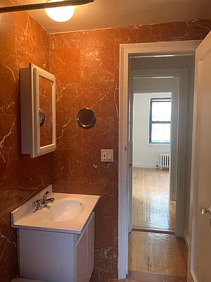 Rented by Bond New York | media 7