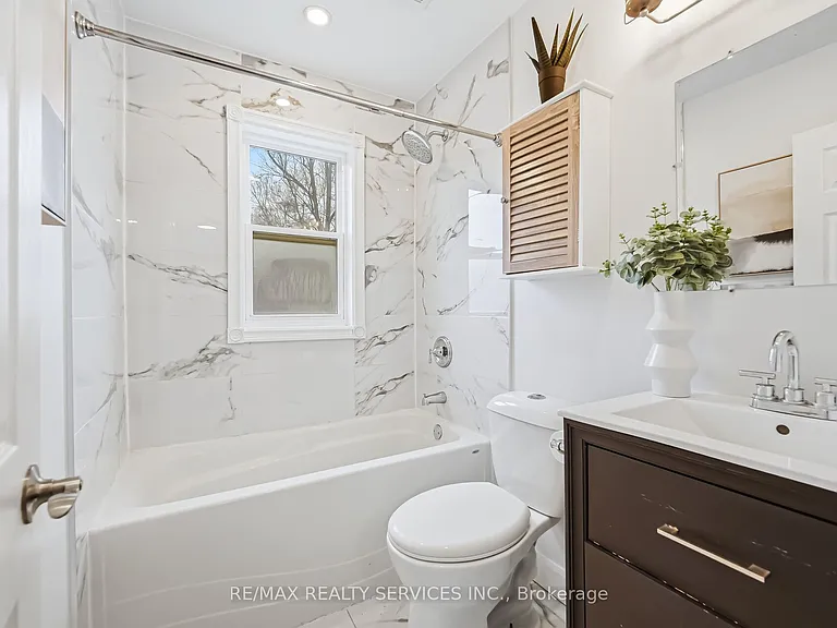 6 Bonnyview Dr #UPPER — Photo 24