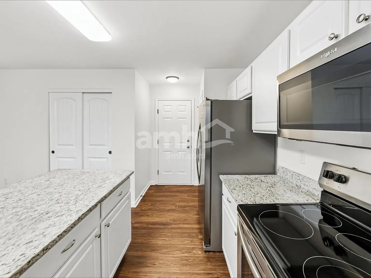4 bed, 2.5 bath, 1820 sqft, $2,540 — Photo 3