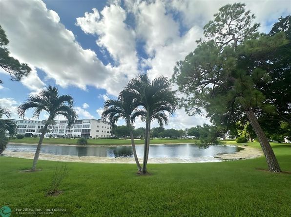 Explore Century Village Deerfield Beach, FL: Homes for Sale and Ultimate Living Experience