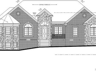 2 Bur Oak Ln, Oakland, MI 48363