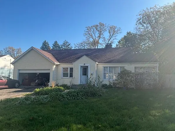 1027 Sterling Dr, Rockford, IL 61107