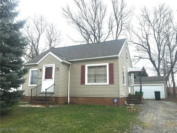 22 Best St, Bedford, OH 44146