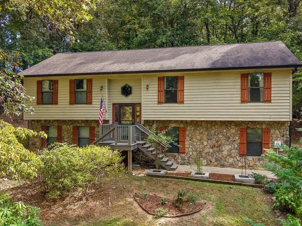 320 Old Lake Rd, Tunnel Hill, GA 30755