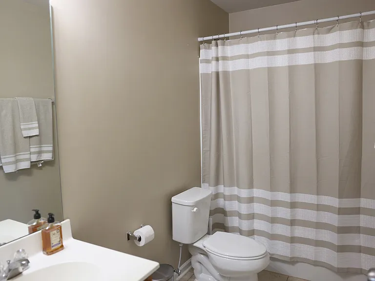 2510 Perthshire Ln — Photo 23