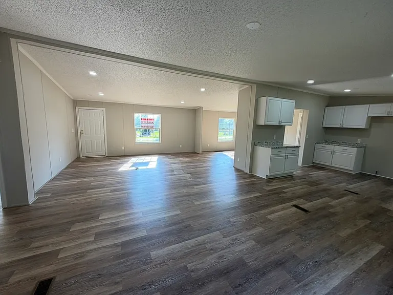 109 Corn Rd — Photo 9