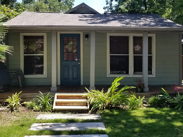 2514 E 3rd St — Photo 1