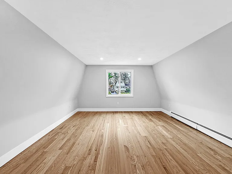 21 Burlington Rd — Photo 29