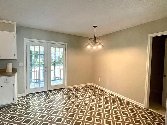 3rd image of 99 Elmfield Dr