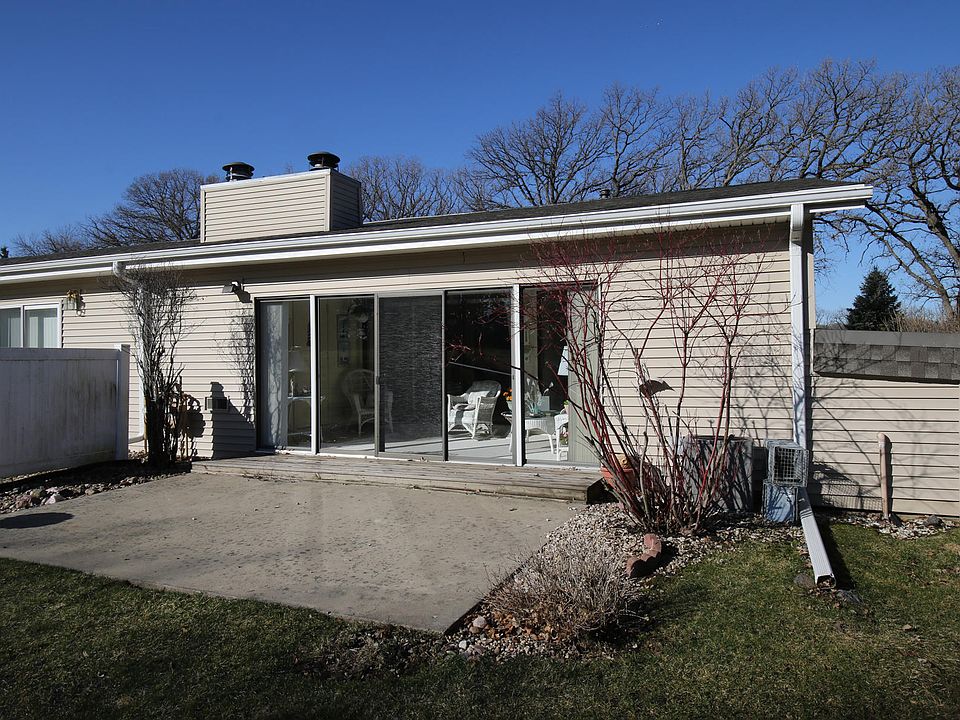 1st image of 1900 Country Club Dr Unit 8