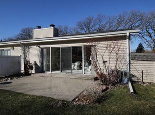 1900 Country Club Dr UNIT 8, Okoboji, IA 51355