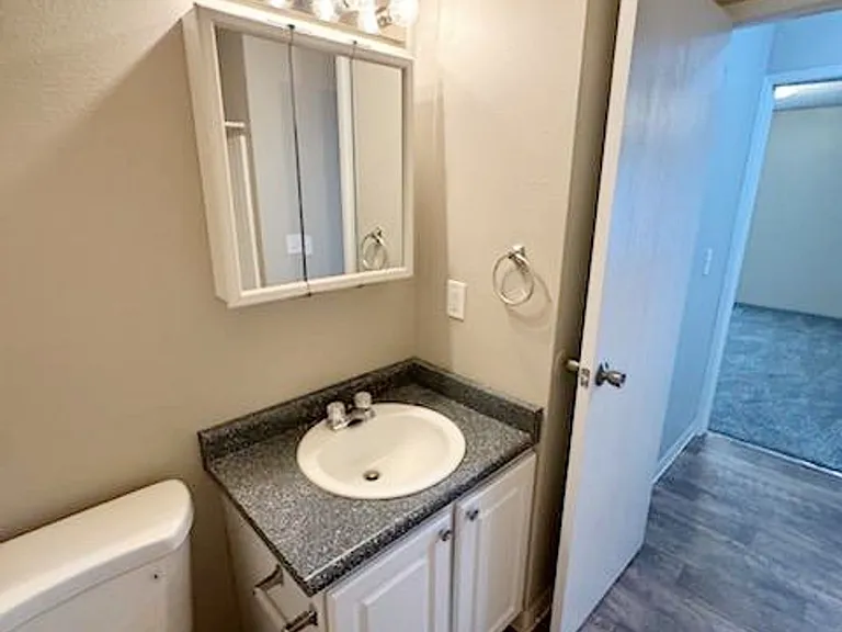 SUNDANCER APARTMENTS — Photo 14