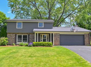 8650 N Pelham Pkwy, Bayside, WI 53217