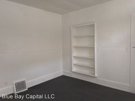 3rd image of 460 W Clay Ave