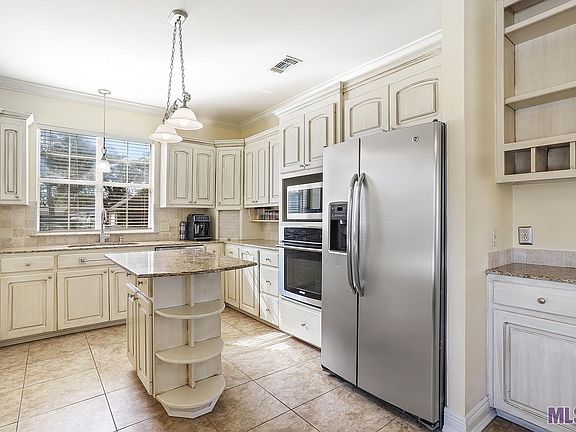 4th image of 14332 Sommer Ln