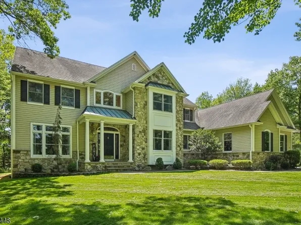 15 Wolfe Run Ct, Washington Twp., NJ 07853