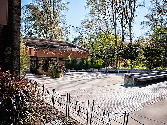 Glenmont Metrocentre