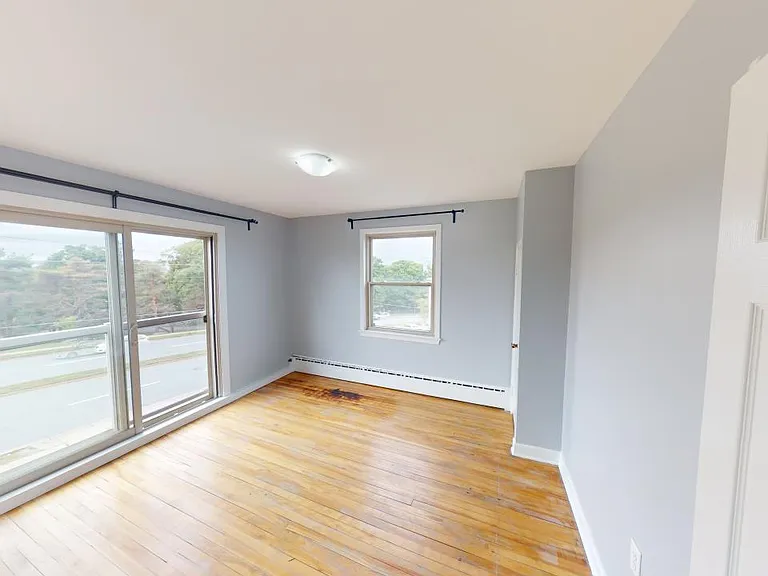 3699 Windsor St #6 — Photo 8