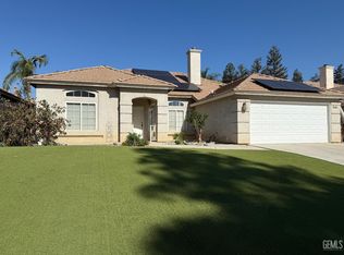 10904 Mirage Dr, Bakersfield, CA 93311