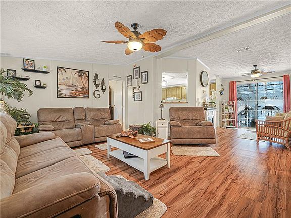 3rd image of 2200 SE 24th Blvd