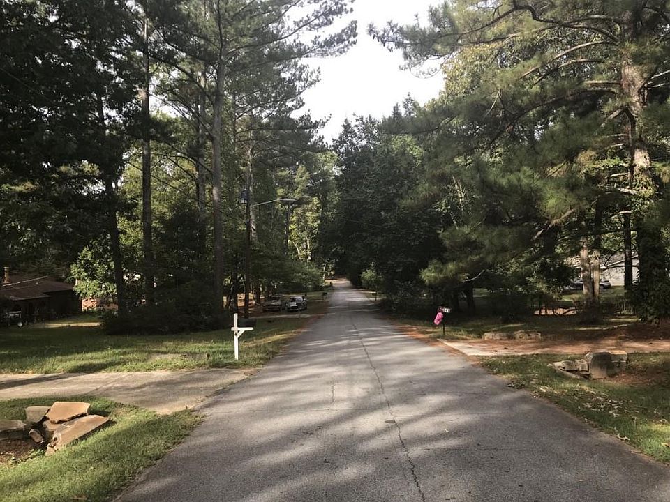 2nd image of 842 Oak Dr