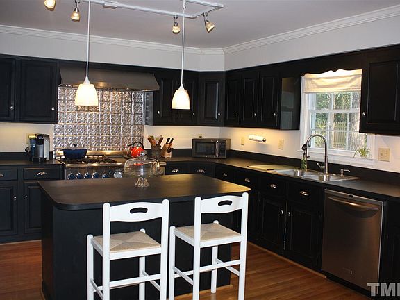 4th image of 4 Saddlewood Ct