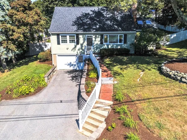 4 Stratton Rd, Hudson, MA 01749