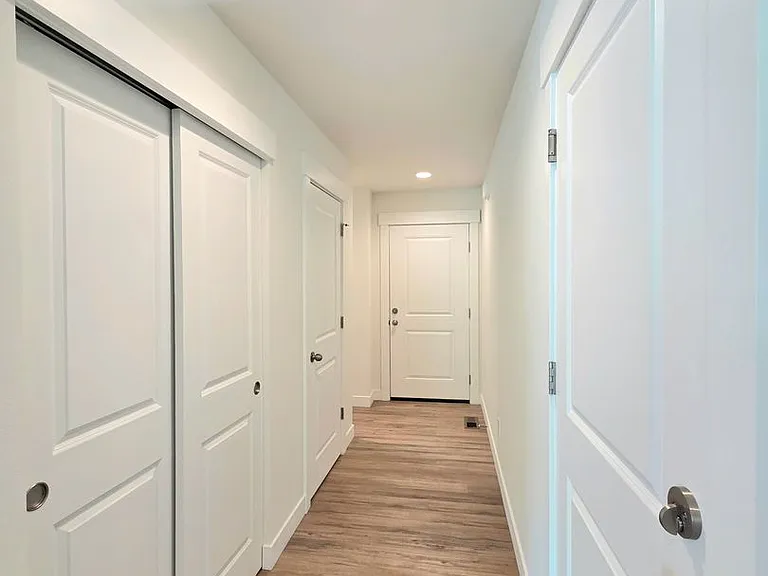 319 S Nevada Ave — Photo 10