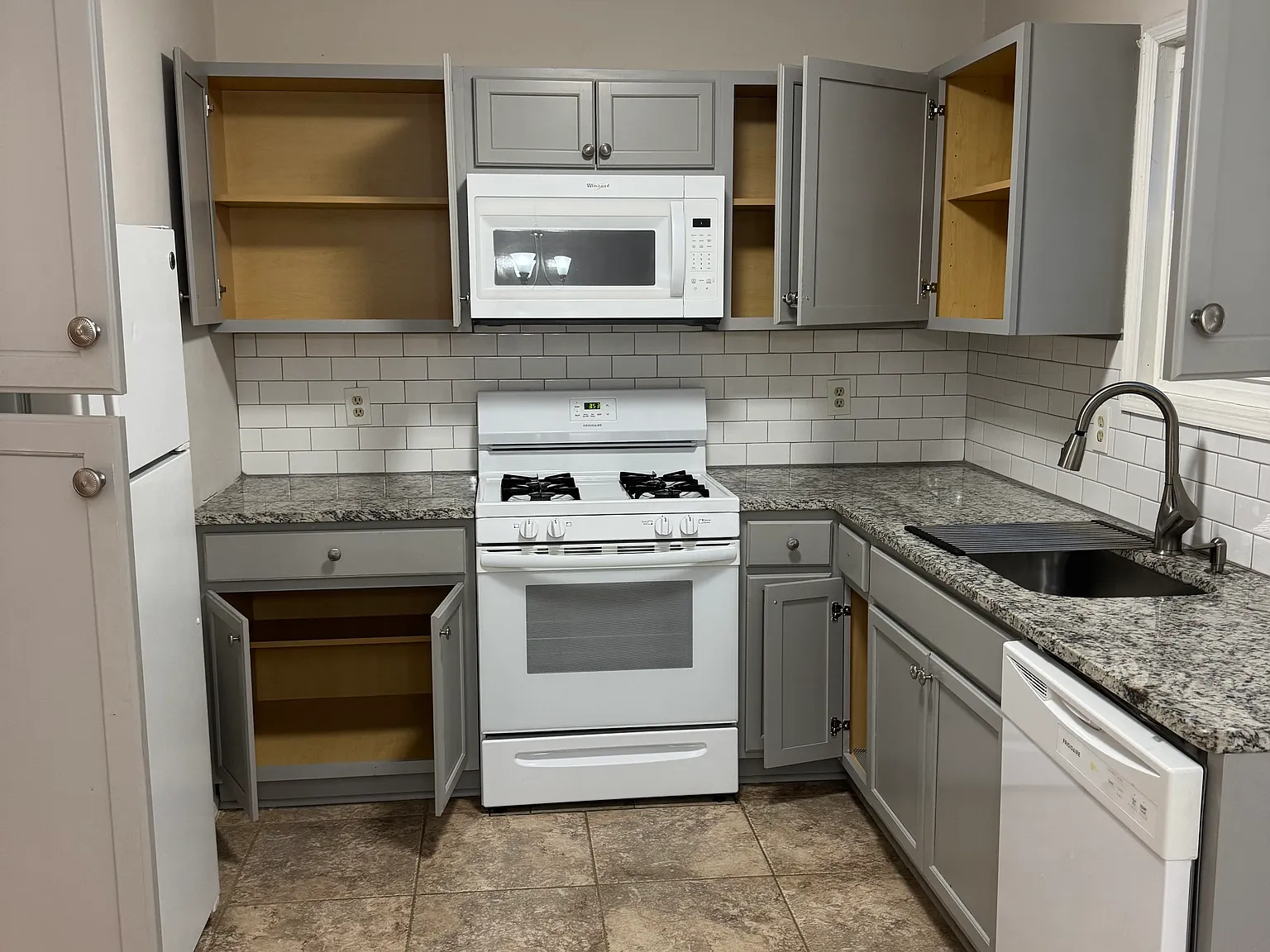 2 bed, 2.5 bath, 1380 sqft, $1,655 — Photo 4
