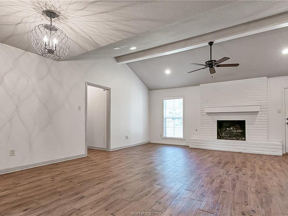 5th image of 1806 Southwood Dr