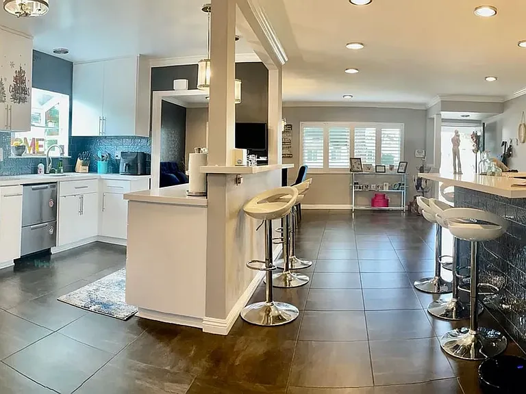 5424 Coldbrook Ave — Photo 8