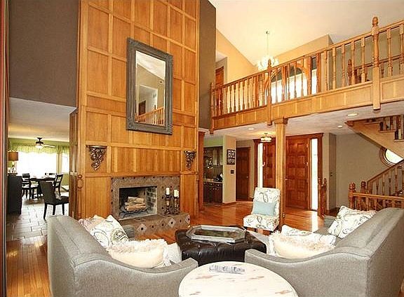 3rd image of 320 Deer Run Ln