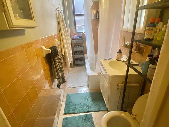 3rd image of 55 Parade Pl APT E5
