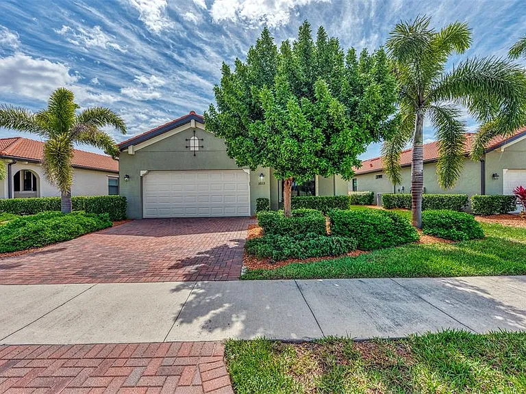 10113 Fiddlewood Dr — Photo 1