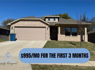 1208 SW 2nd St, Gentry, AR 72734