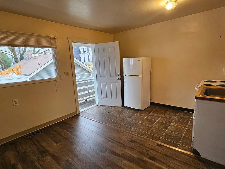 405 W Garden Ave — Photo 6