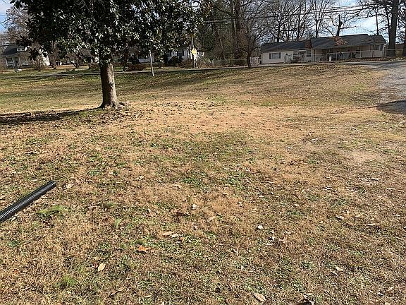3rd image of 433 Murray Dr