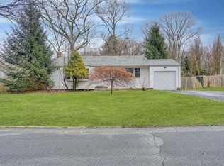 48 Thorney Ave, Huntington Station, NY 11746